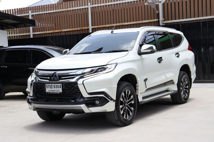รถ Mitsubishi Pajero 2.5 VG Turbo สี ขาว