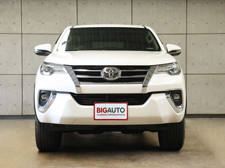 Toyota Fortuner 2018 2.4 V Utility-car ดีเซล ไม่ติดแก๊ส เกียร์อัตโนมัติ ขาว รูปที่ 3