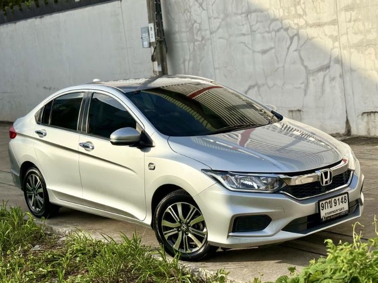 รถ Honda City 1.5 V i-VTEC สี บรอนซ์เงิน