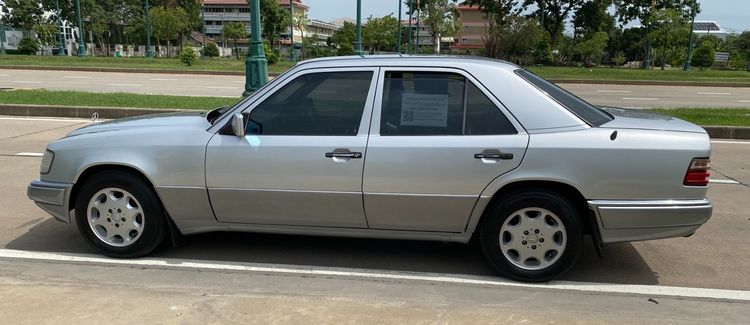 Mercedes-Benz E-Class 1996 E280 Sedan เบนซิน ไม่ติดแก๊ส เกียร์อัตโนมัติ บรอนซ์เงิน รูปที่ 2