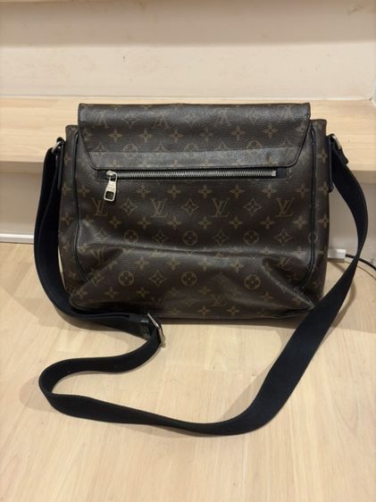 กระเป๋า Louis Vuitton รุ่น Beaubourg MM 2015