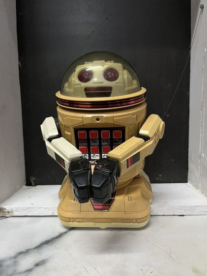 อื่นๆ 🌟 เปิดจอง! หุ่นยนต์วินเทจระดับตำนาน ยุค 80s - Tomy Verbot (1984)สำหรับนักสะสมของเล่น Retro และผู้ที่หลงใหลในกลิ่นอายความล้ำสมัยยุคซีตี้ป็อป นี่คือ Tomy Verbot หุ่นยนต์สั่งการ