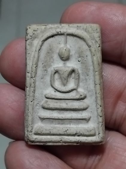 พระสมเด็จ วัดระฆัง กทม.รุ่นแรก พิมพ์ใหญ่ พิมพ์ทรงคมชัด ลึก ด้านหลัง และขอบข้างอย่างสวย เนื้อผงพุทธคุณ เนื้อผงแน่น แกร่ง และผิวเดิมๆ ยุบ ย่น 