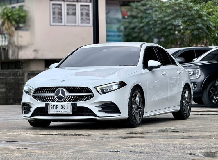 รถ Mercedes-Benz A-Class A200 สี ขาว