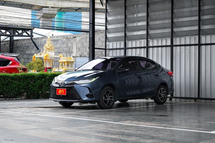 Toyota Yaris ATIV 2022 1.2 Sport Sedan เบนซิน ไม่ติดแก๊ส เกียร์อัตโนมัติ น้ำเงิน รูปที่ 2