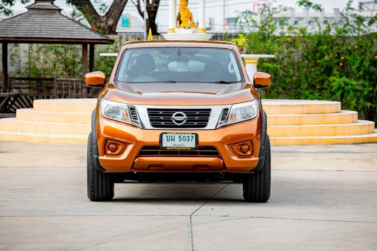 Nissan Navara 2017 2.5 E Pickup ดีเซล เกียร์ธรรมดา ส้ม รูปที่ 2