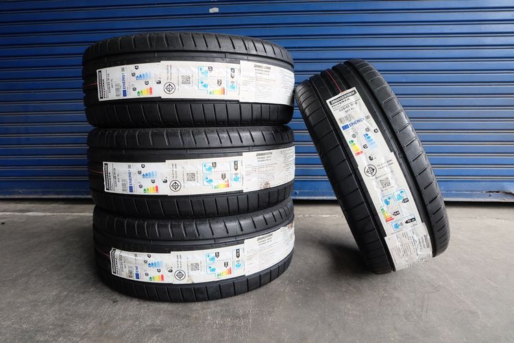 🏆 ยางใหม่ Bridgestone รุ่น Potenza Sport ขนาด 225 45R18 ปี25