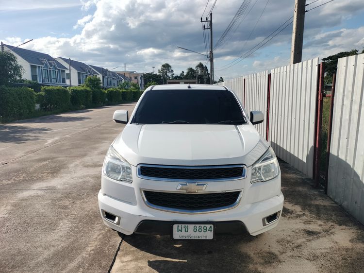 รถ Chevrolet Colorado 2.5 LT สี ขาว