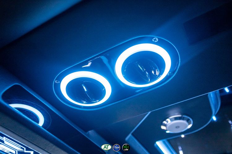 Toyota Commuter 2023 2.8 High Roof Van ดีเซล ไม่ติดแก๊ส เกียร์ธรรมดา ขาว รูปที่ 3