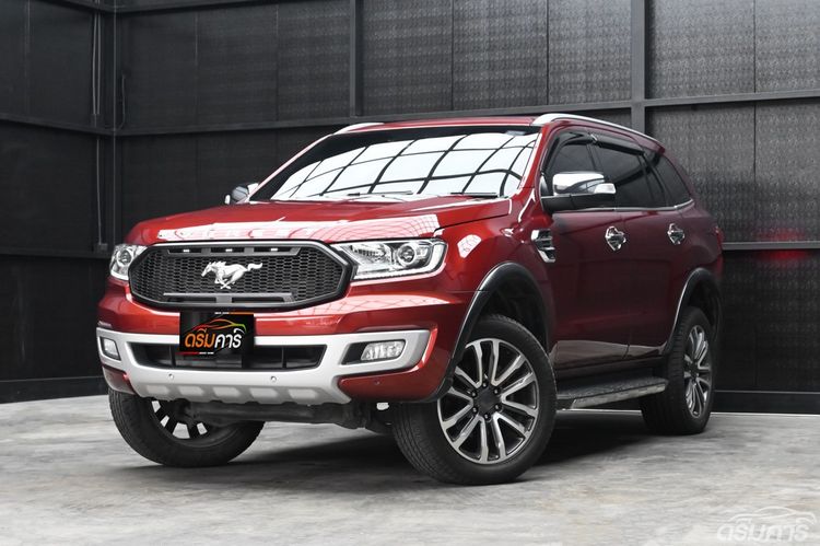 รถ Ford Everest 2.0 Titanium Plus สี แดง