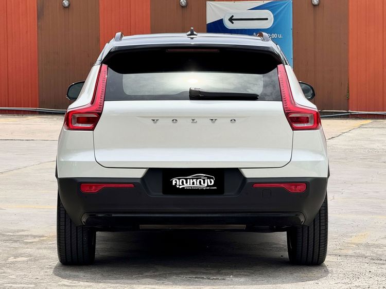 Volvo XC40 2021 Recharge 1.5 T5 R-Design Expression Utility-car ไฮบริด ไม่ติดแก๊ส เกียร์อัตโนมัติ ขาว รูปที่ 3