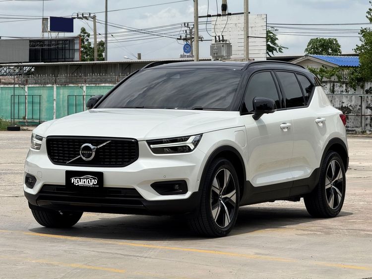 รถ Volvo XC40 Recharge 1.5 T5 R-Design Expression สี ขาว