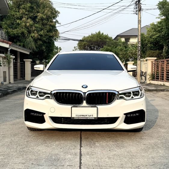 BMW Series 5 2020 530e Sedan ปลั๊กอินไฮบริด (PHEV) ไม่ติดแก๊ส เกียร์อัตโนมัติ ขาว