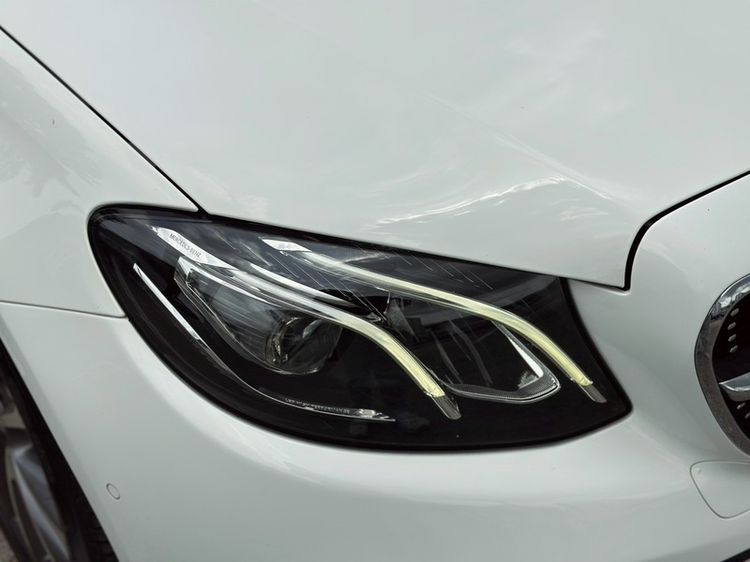 Mercedes-Benz E-Class 2020 E350 Sedan ปลั๊กอินไฮบริด (PHEV) เกียร์อัตโนมัติ ขาว รูปที่ 4