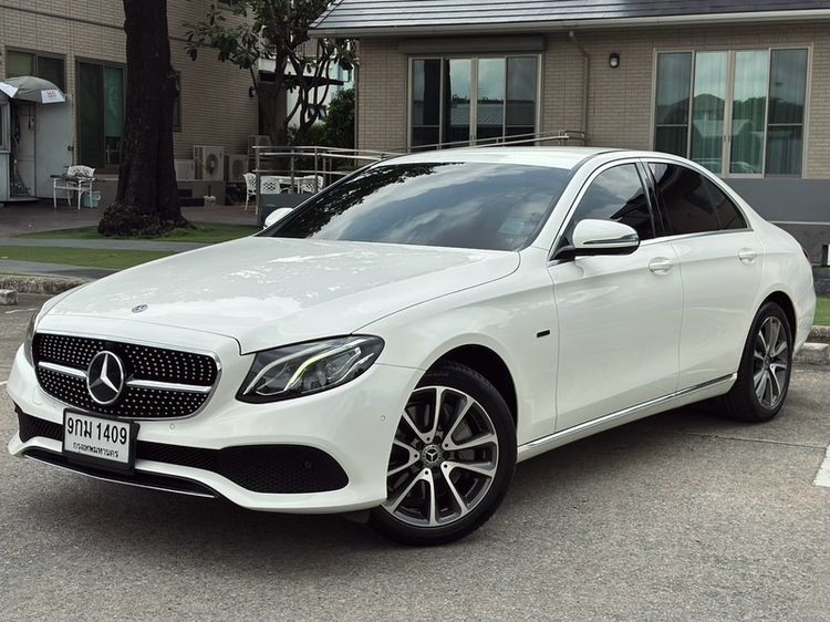 รถ Mercedes-Benz E-Class E350 สี ขาว