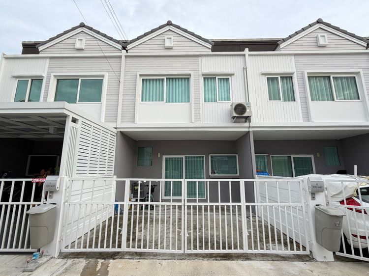 Q District Westgate (คิว ดิสทริค เวสต์เกต) 