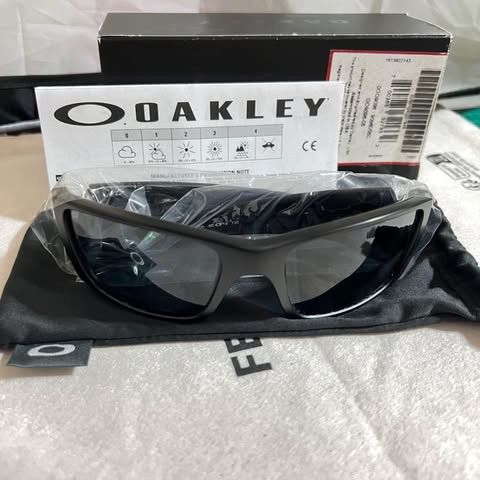 แว่นกันแดด Oakley