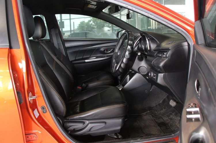Toyota Yaris 2015 1.2 G Utility-car เบนซิน ไม่ติดแก๊ส เกียร์อัตโนมัติ ส้ม รูปที่ 3