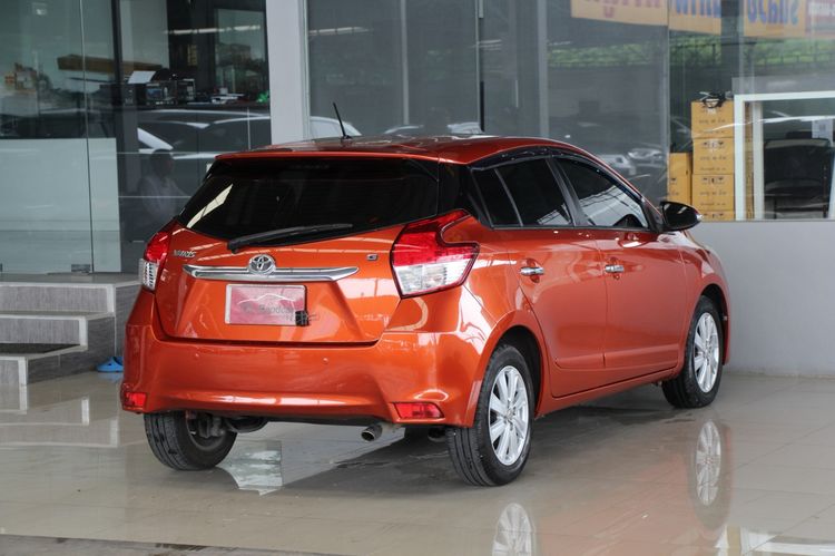 Toyota Yaris 2015 1.2 G Utility-car เบนซิน ไม่ติดแก๊ส เกียร์อัตโนมัติ ส้ม รูปที่ 2