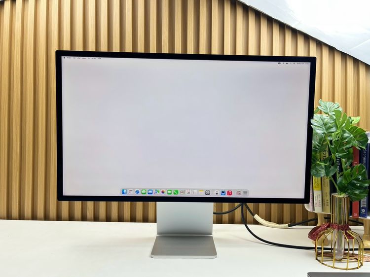 Studio Display 27-inch Retina 5K Standard Glass รูปที่ 11