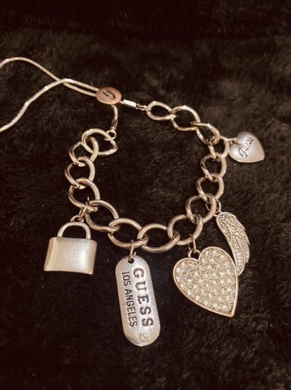 สร้อยข้อมือ Guess Los Angeles freesize แบบรูดได้ แท้ 💯