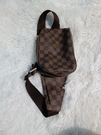 Louis Vuitton รุ่น Geronimos Body Bag / Sling Bag