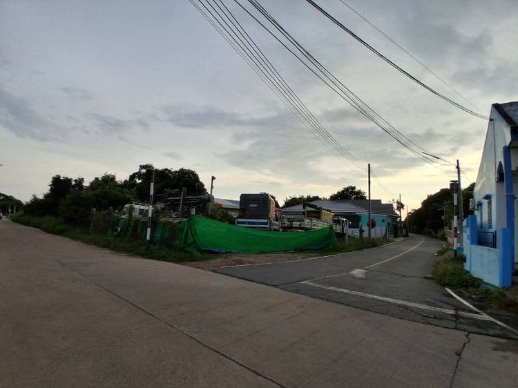 ขายที่ดินตั้งอยู่ซอย9เนื้อที่47+49ตรว.ๆ20,000.-
