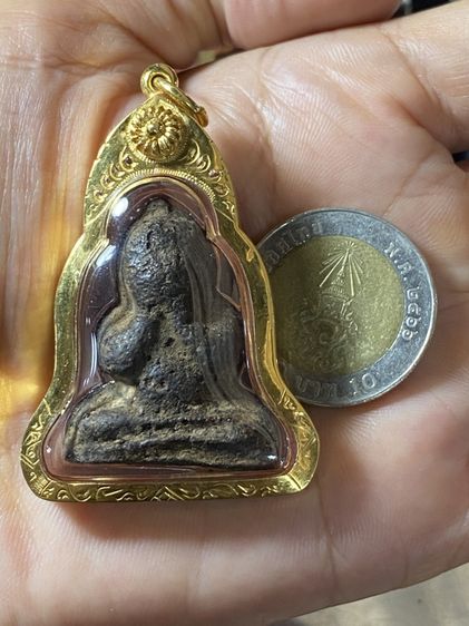 พระปิดตาหลวงปู่เอี่ยมเลี่ยมเงินชุบทอง รูปที่ 18