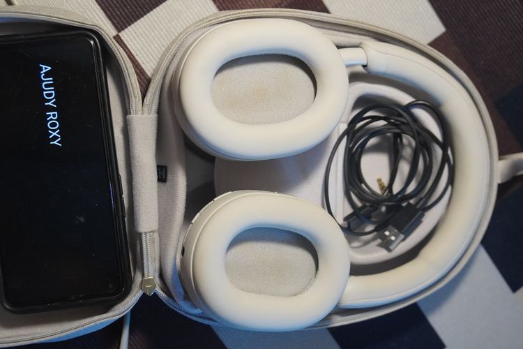 Sony WH-1000XM5 หูฟังครอบหูไร้สาย Wireless Noise Cancelling Headphones หูฟังตัดเสียงรบกวน รูปที่ 4