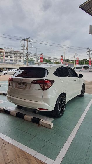 Honda HR-V 2016 1.8 E Limited Sedan เบนซิน เกียร์อัตโนมัติ ขาว รูปที่ 4