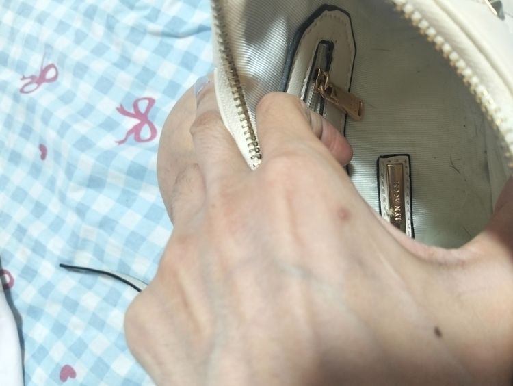 กะเป๋าสะพายข้าง LYN รุ่น Tricia Shoulder S (หรือ Tricia Amused)  รูปที่ 2