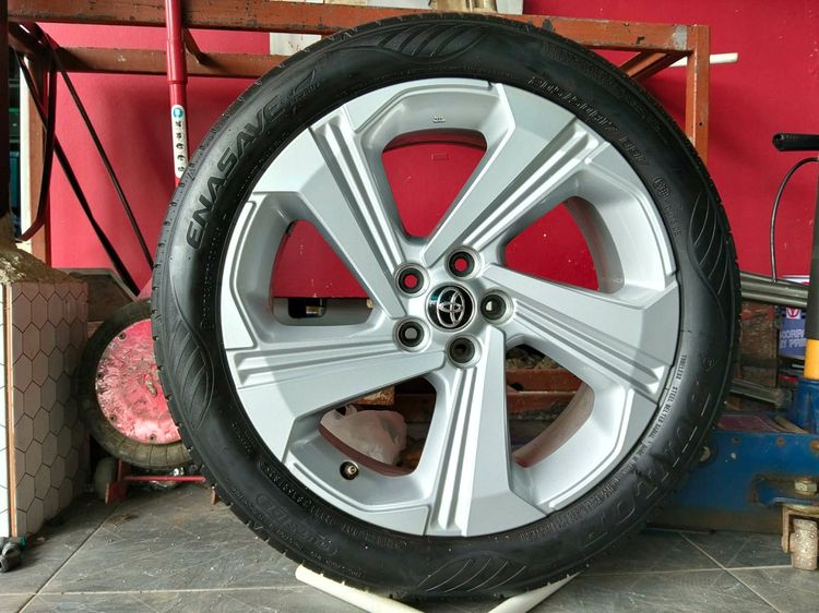 แม็กป้ายแดง toyota 5 รู 100 ขอบ17 พร้อมยาง dunlop 205 50 17 ปี 25 ใส่ altis sienta with พรุส1 รูปที่ 2