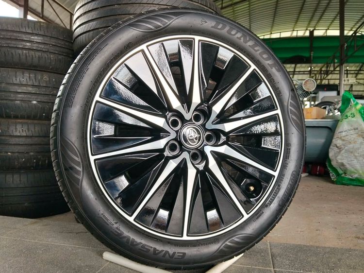 แม็กป้ายแดง toyota ขอบ17พร้อมยาง dunloป 205 50 17 ปี 25ใส่ altis sienta with พรุส รูปที่ 3