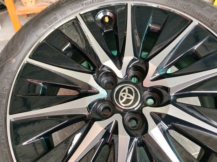 แม็กป้ายแดง toyota ขอบ17พร้อมยาง dunloป 205 50 17 ปี 25ใส่ altis sienta with พรุส รูปที่ 5
