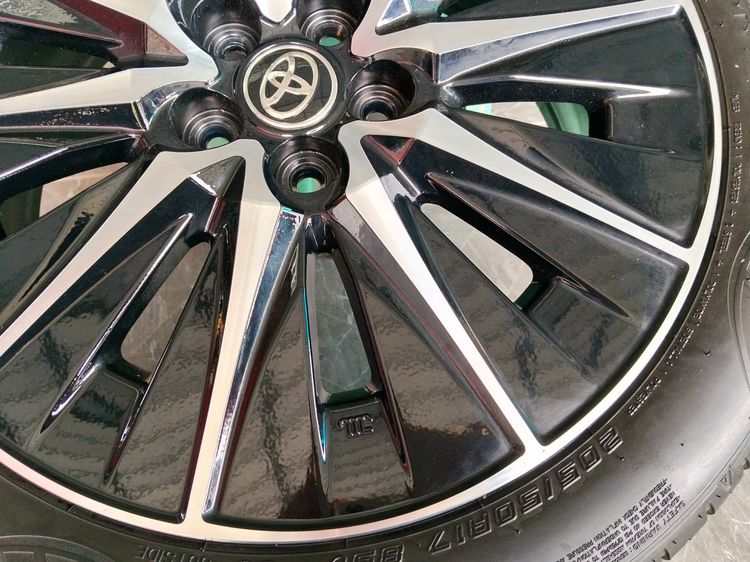 แม็กป้ายแดง toyota ขอบ17พร้อมยาง dunloป 205 50 17 ปี 25ใส่ altis sienta with พรุส รูปที่ 6
