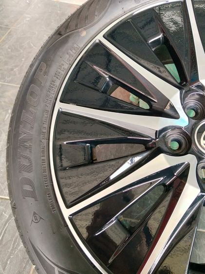 แม็กป้ายแดง toyota ขอบ17พร้อมยาง dunloป 205 50 17 ปี 25ใส่ altis sienta with พรุส รูปที่ 8