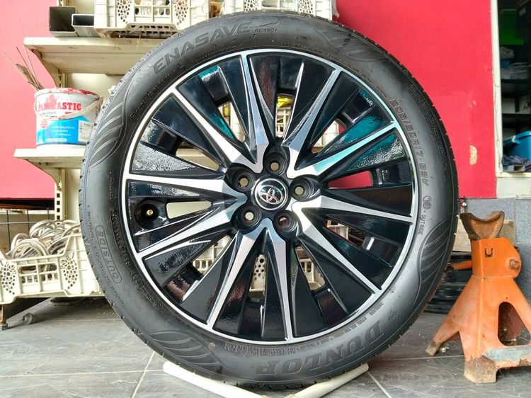 แม็กป้ายแดง toyota ขอบ17พร้อมยาง dunloป 205 50 17 ปี 25ใส่ altis sienta with พรุส รูปที่ 4