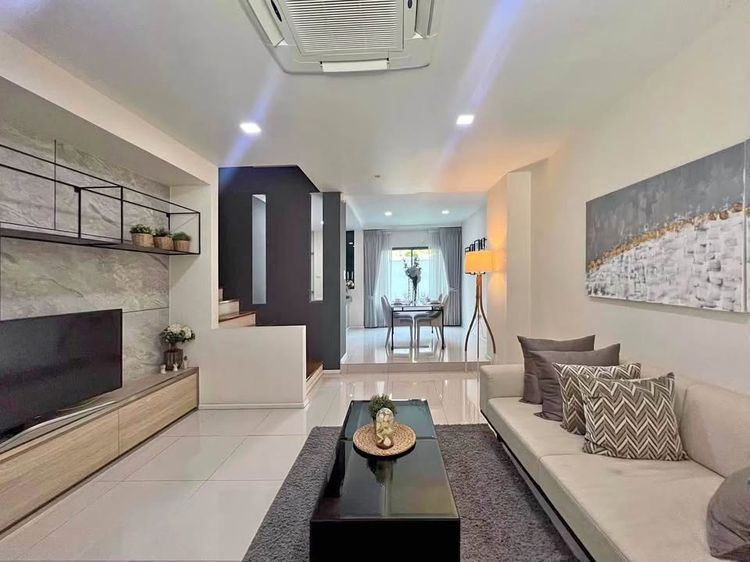 อื่นๆ ตกแต่งครบ สร้างเสร็จก่อน 2010 🏡 ให้เช่าทาวน์โฮม 3 ชั้น สไตล์โมเดิร์น โครงการมาลาดา มาซ หางดง เชียงใหม่ รูปที่ 2