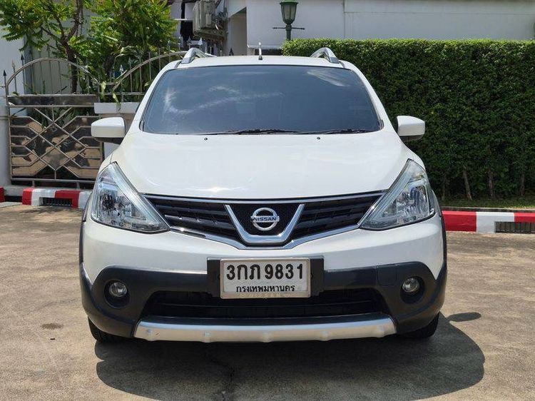 รถ Nissan Livina 1.6 V สี ดำ