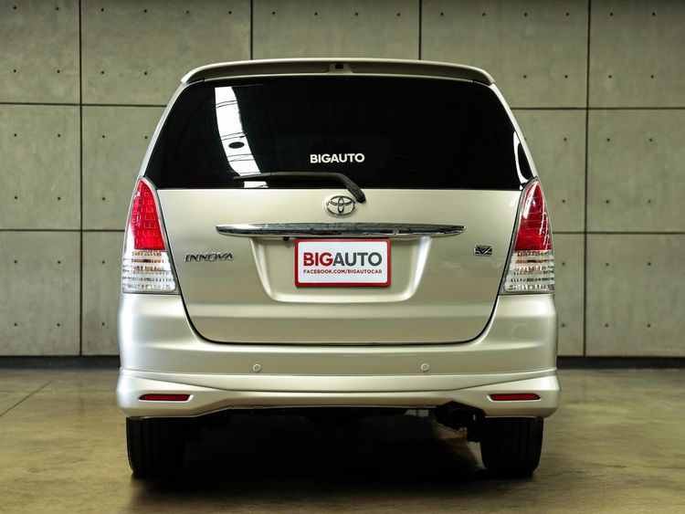 Toyota Innova 2010 2.0 V Utility-car เบนซิน LPG เกียร์อัตโนมัติ บรอนซ์เงิน รูปที่ 4