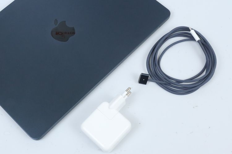 MacBook Air M3 13" 8.256GB  รูปที่ 15