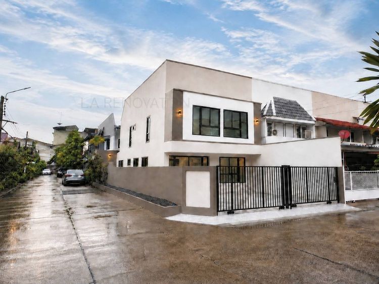 ขายบ้าน สาทร-กัลปพฤกษ์ หลังมุม ใกล้ห้างและ BTS วุฒากาศ