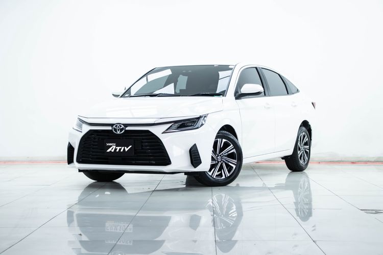 Toyota Yaris ATIV 2024 1.2 Smart Sedan เบนซิน ไม่ติดแก๊ส เกียร์อัตโนมัติ ขาว