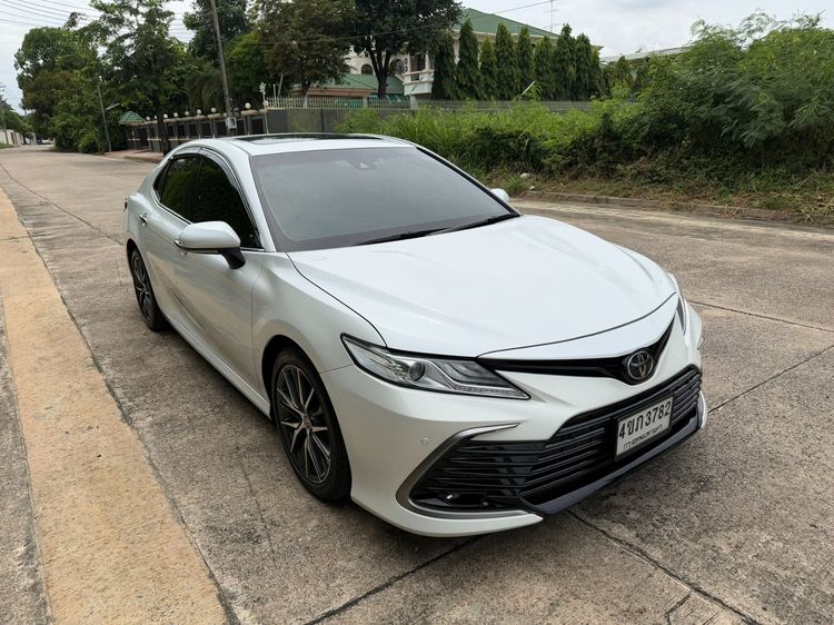 Toyota Camry 2023 2.5 Premium Sedan เบนซิน ไม่ติดแก๊ส เกียร์อัตโนมัติ ขาว รูปที่ 3