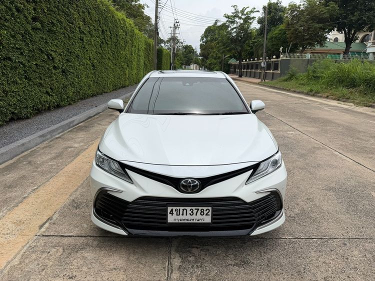 Toyota Camry 2023 2.5 Premium Sedan เบนซิน ไม่ติดแก๊ส เกียร์อัตโนมัติ ขาว รูปที่ 2
