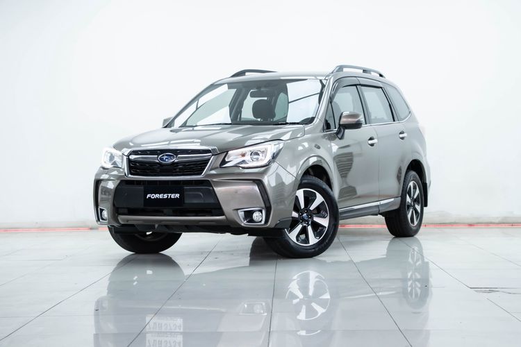 รถ Subaru Forester 2.0 i-P สี น้ำตาล