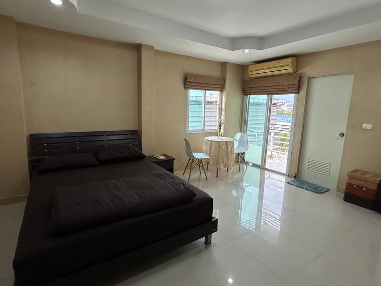 อื่นๆ เลี้ยงสัตว์ได้ มีบางส่วน สร้างเสร็จก่อน 2010 ขายคอนโด โครงการ JW Suite Condominium โชคชัย 4 ซอย 20 ห้องมุม ทำเลดี เจ้าของขายเอง รูปที่ 2