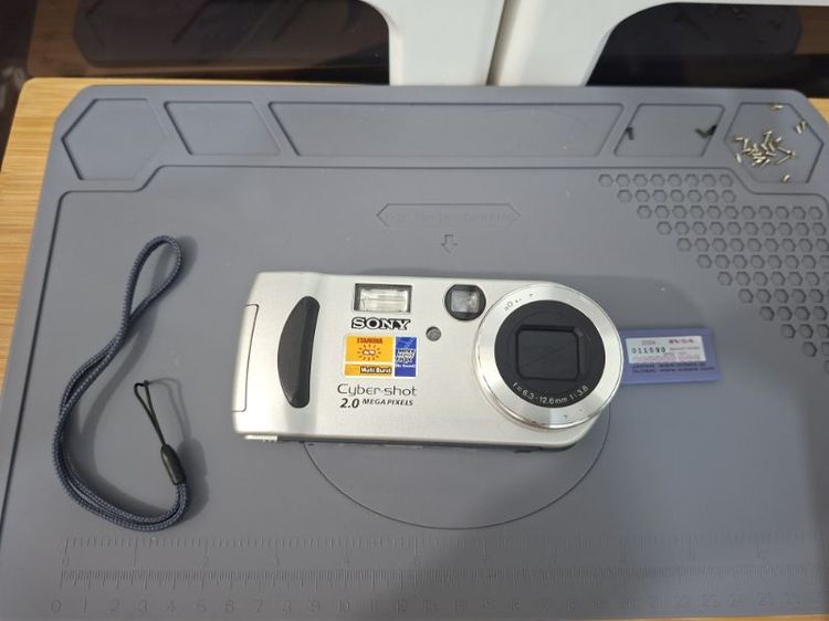 กล้องคอมแพค ไม่กันน้ำ Sony Cyber-shot DSC-P51