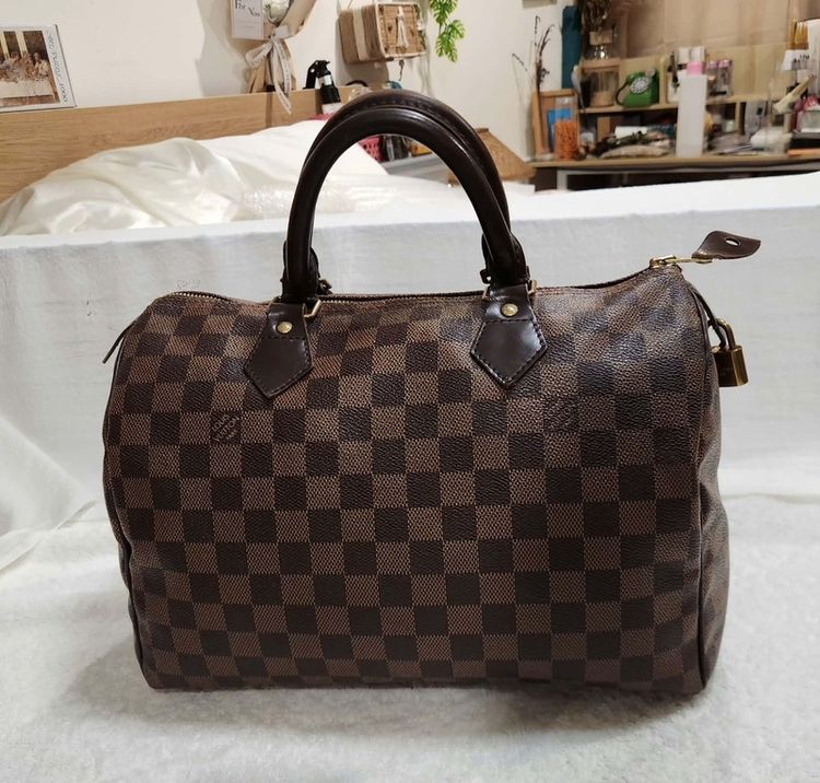 น้ำตาล กระเป๋า Louis Vuitton