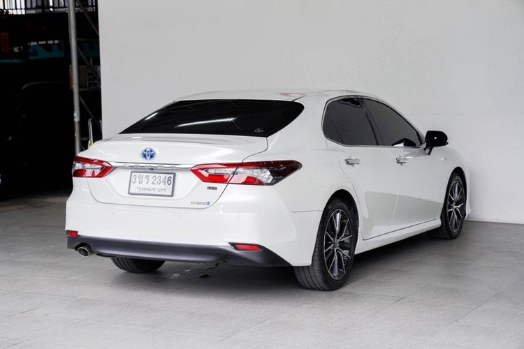 Toyota Camry 2023 2.5 Hybrid Premium Sedan ปลั๊กอินไฮบริด (PHEV) ไม่ติดแก๊ส เกียร์อัตโนมัติ ขาว รูปที่ 4